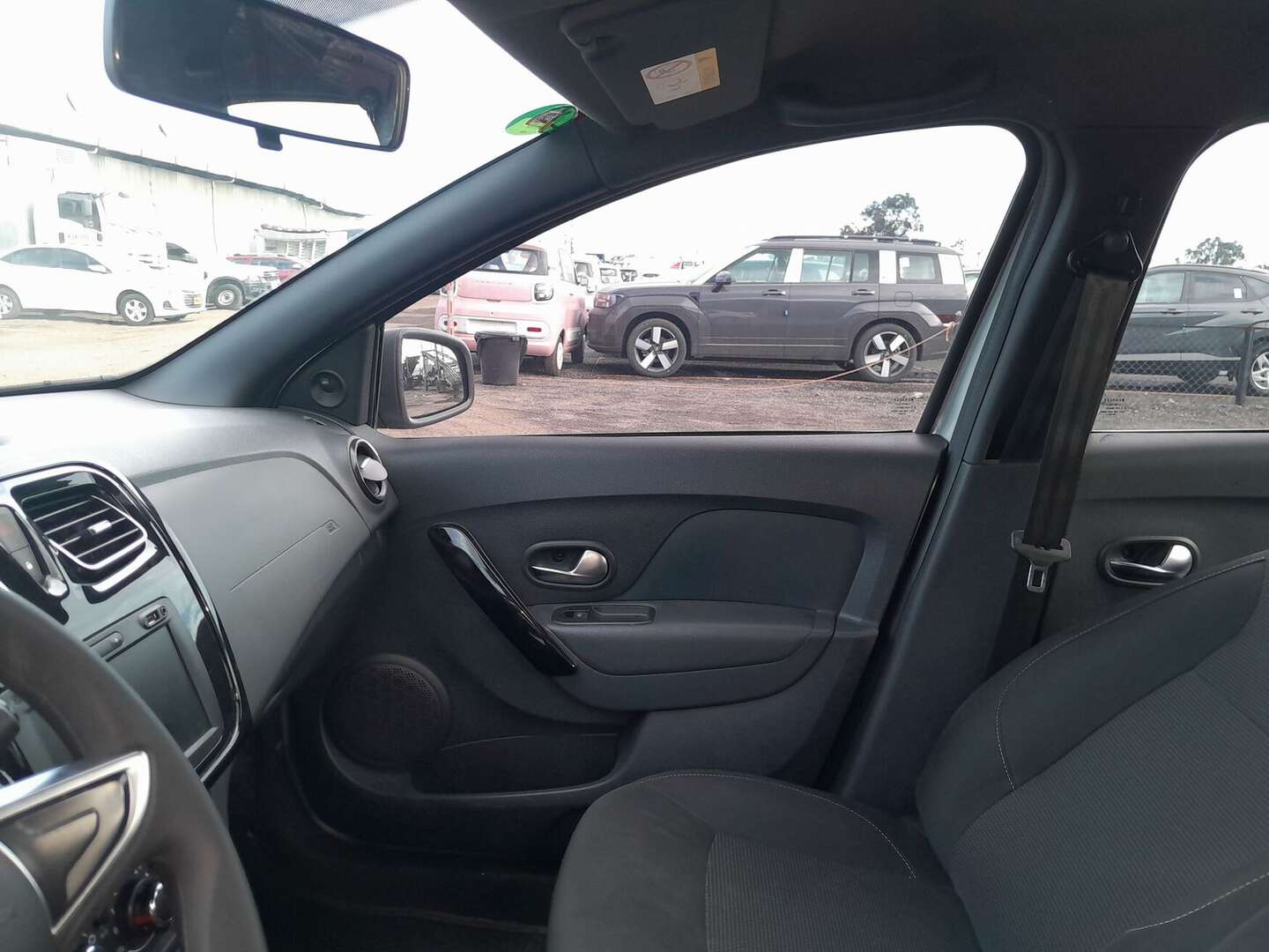Renault - Logan - 2026