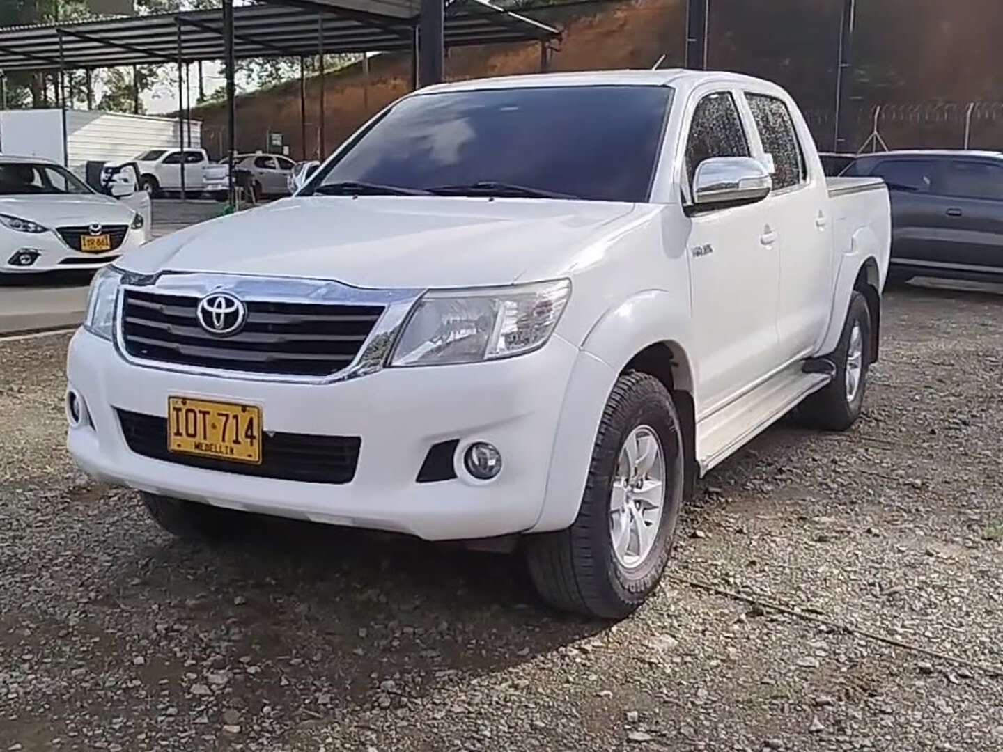 Toyota - Hilux - 2016