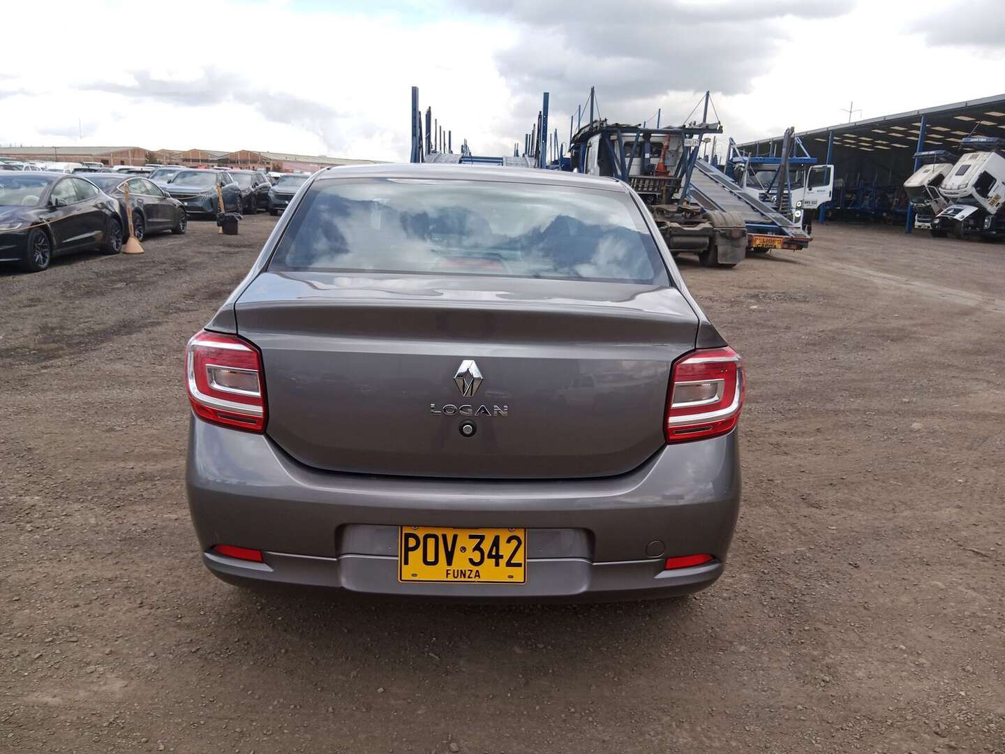 Renault - Logan - 2026
