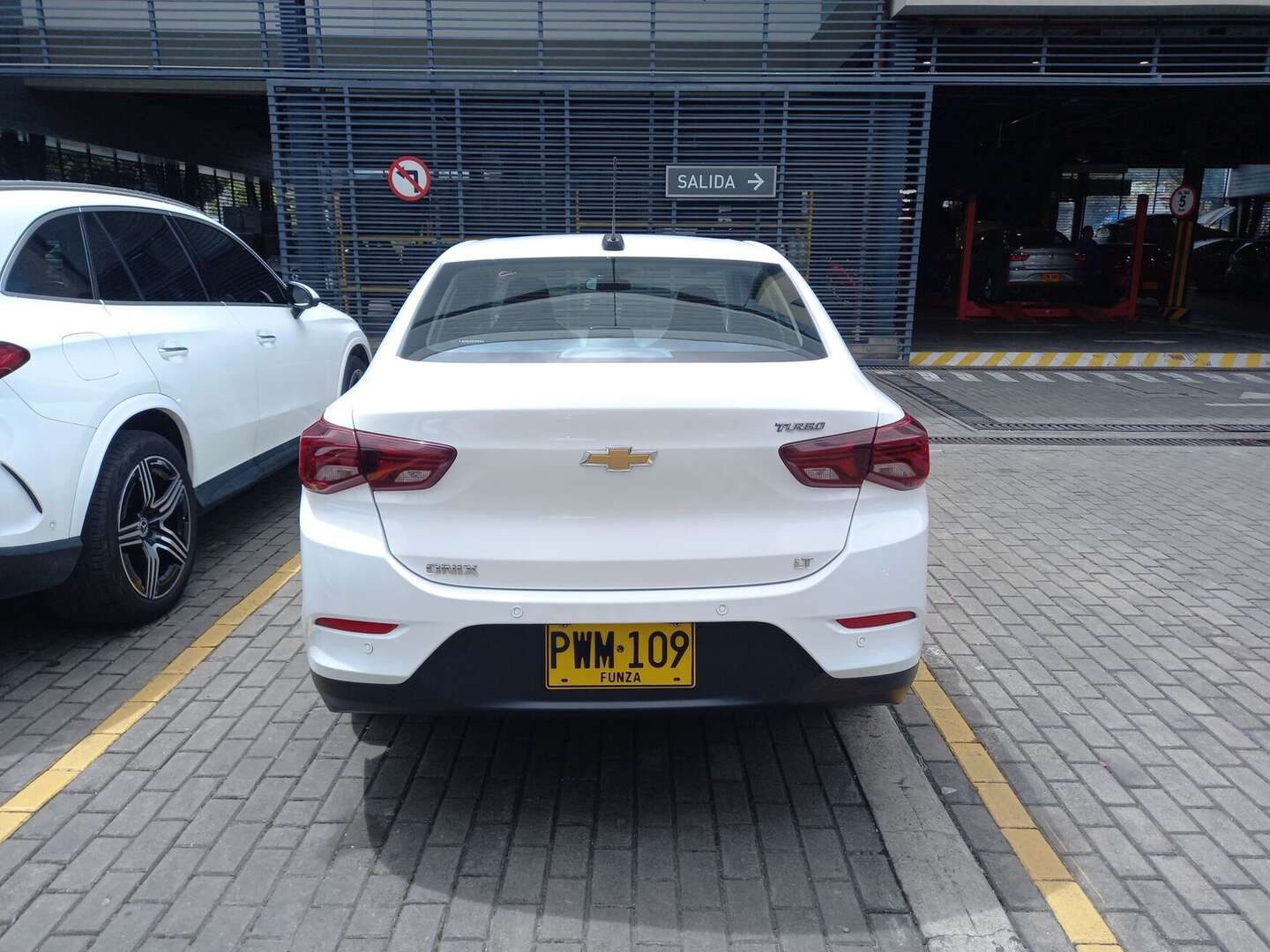 Chevrolet - Onix - 2025