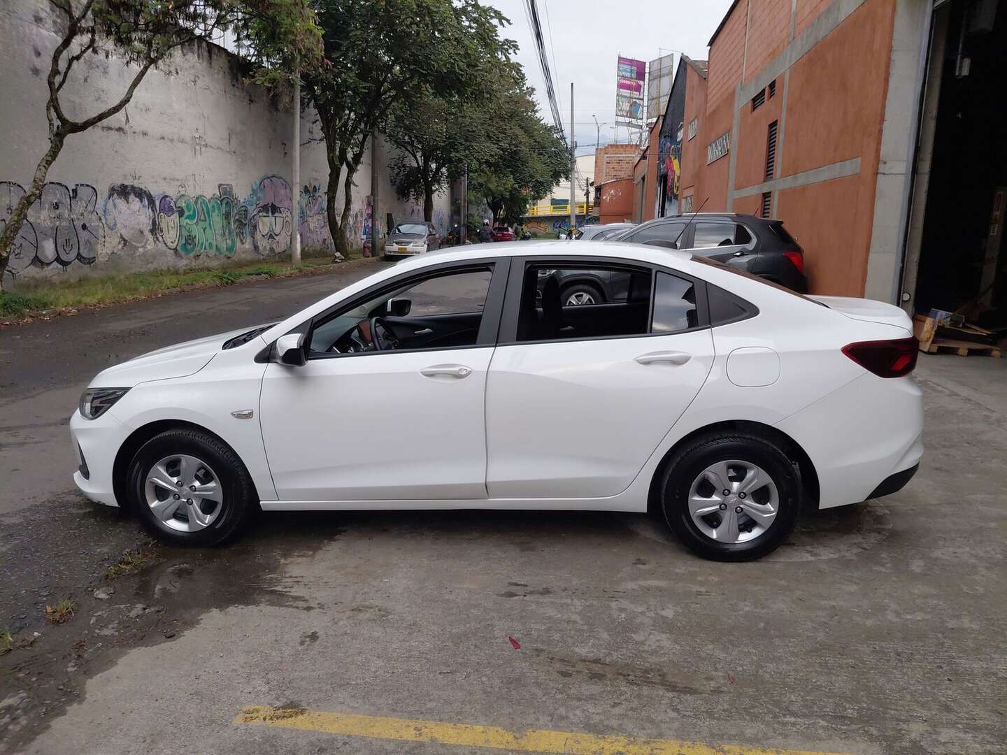 Chevrolet - Onix - 2025