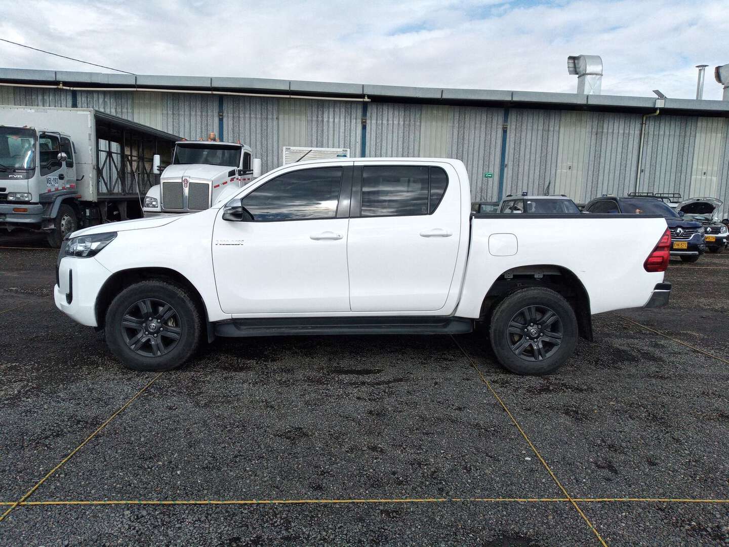 Toyota - Hilux - 2023