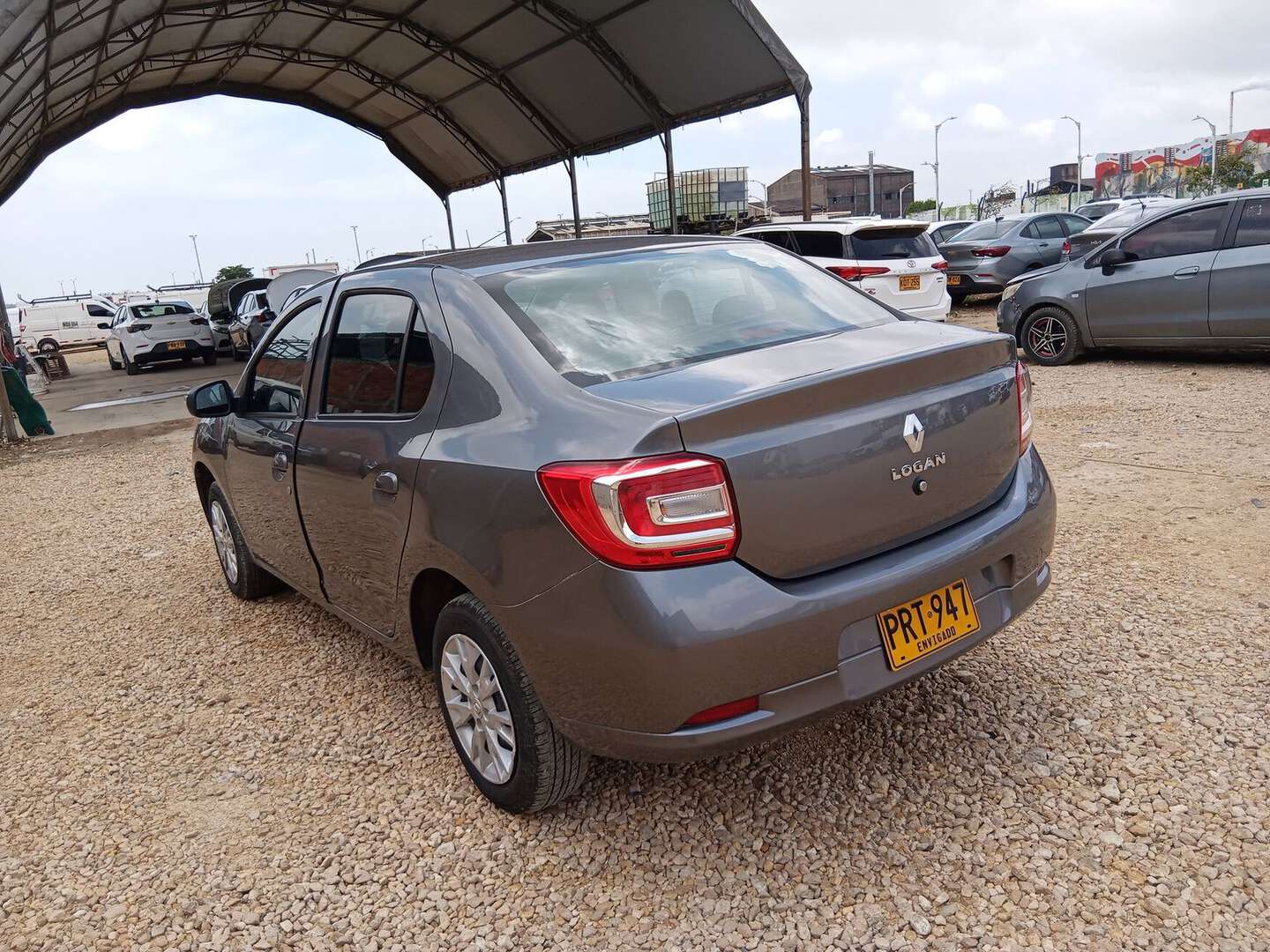 Renault - Logan - 2026