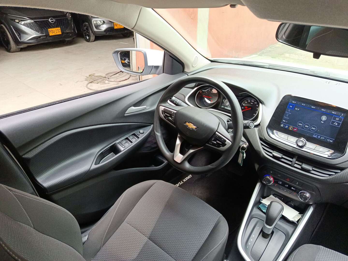 Chevrolet - Onix - 2025