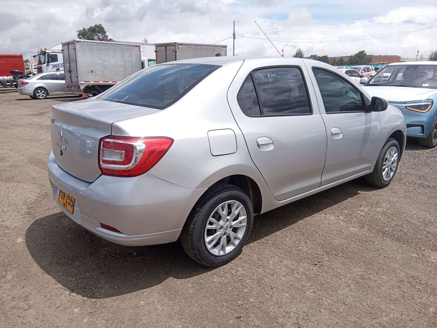 Renault - Logan - 2026
