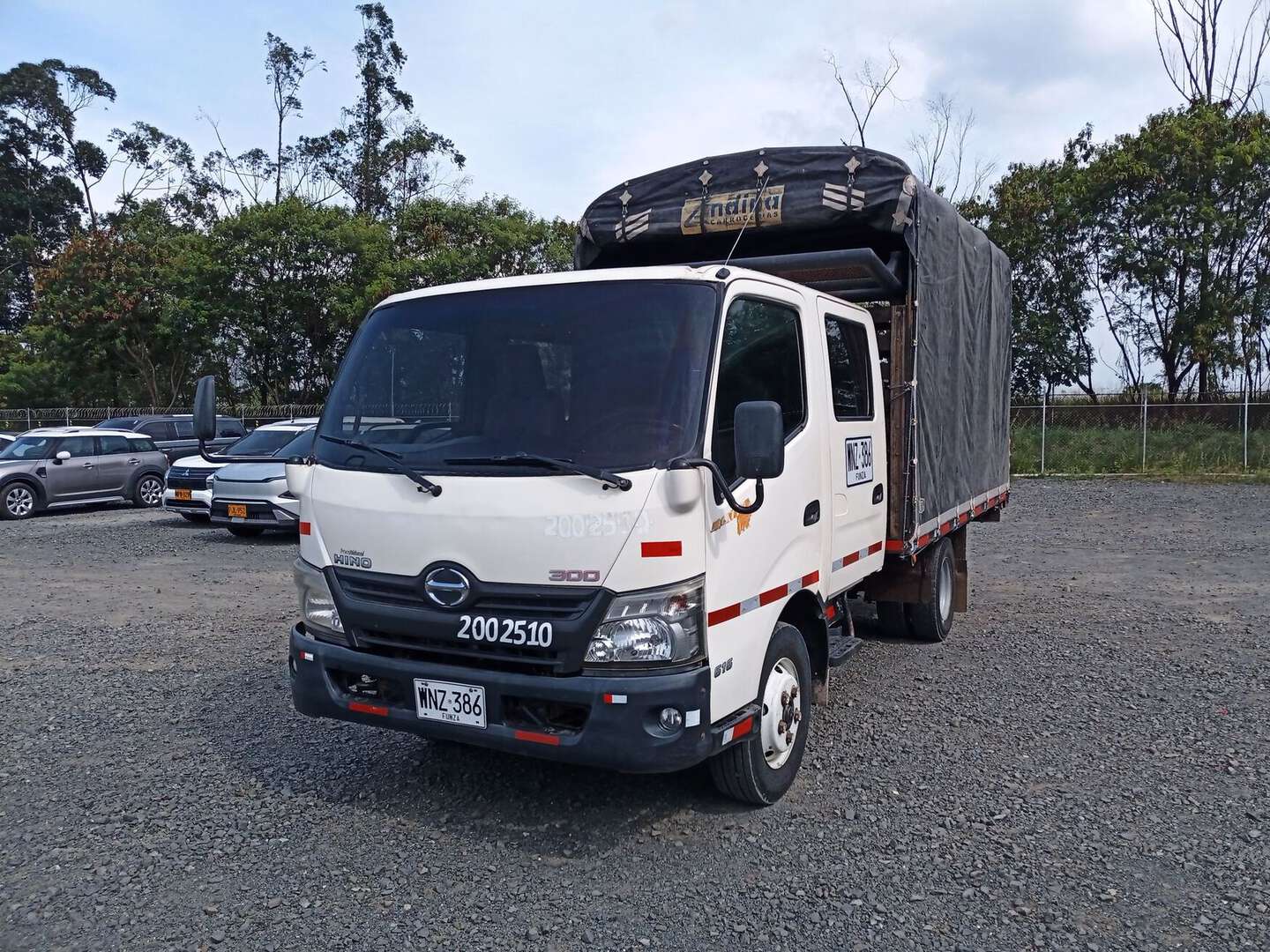 Hino - Dutro - 2016