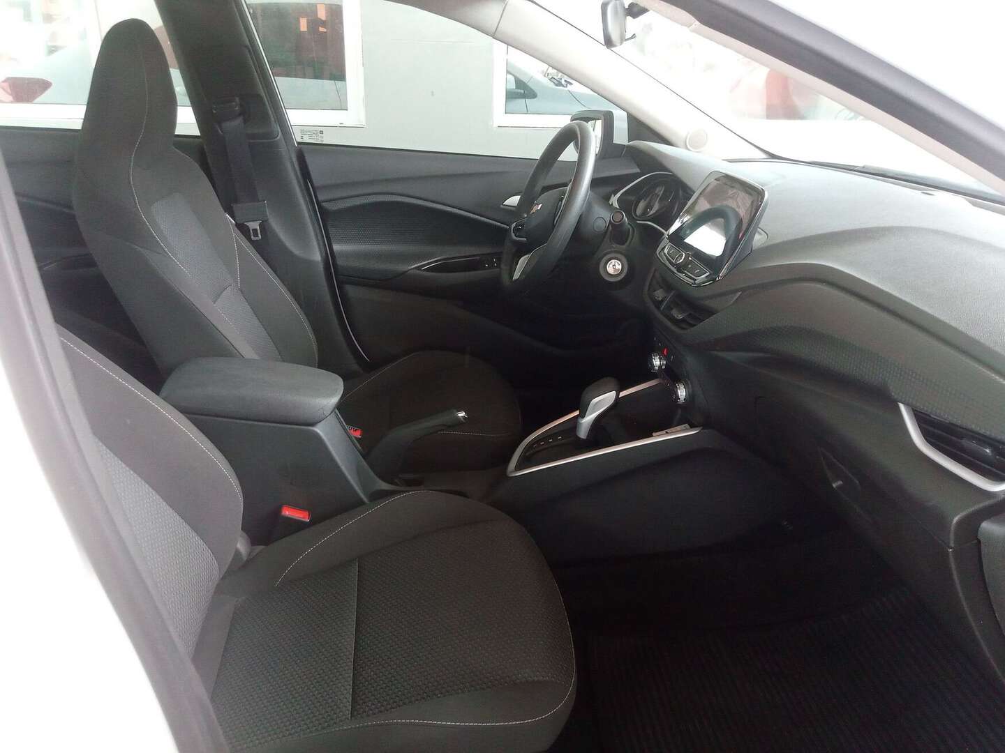 Chevrolet - Onix - 2025
