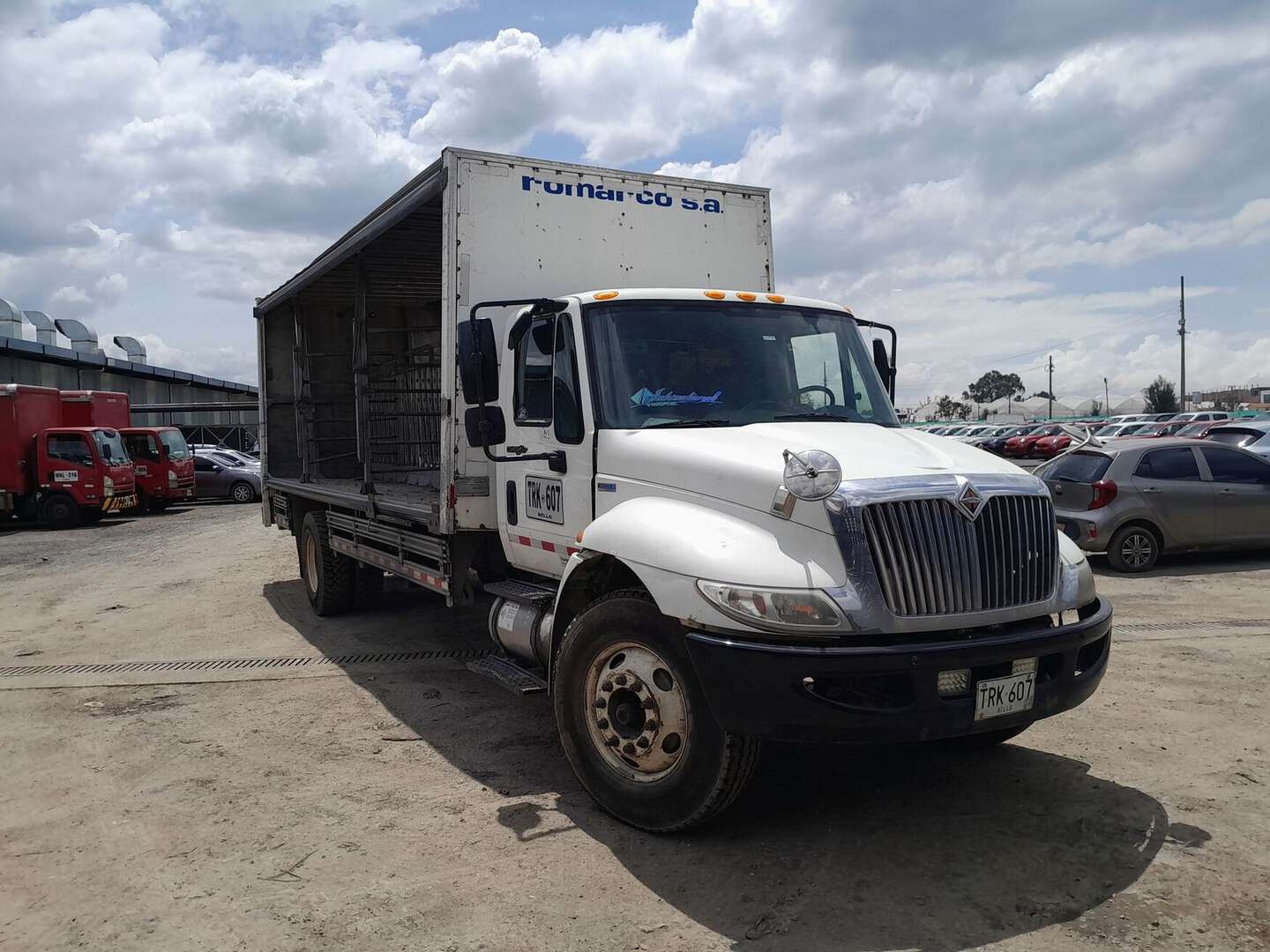 International - 4300 - 2013