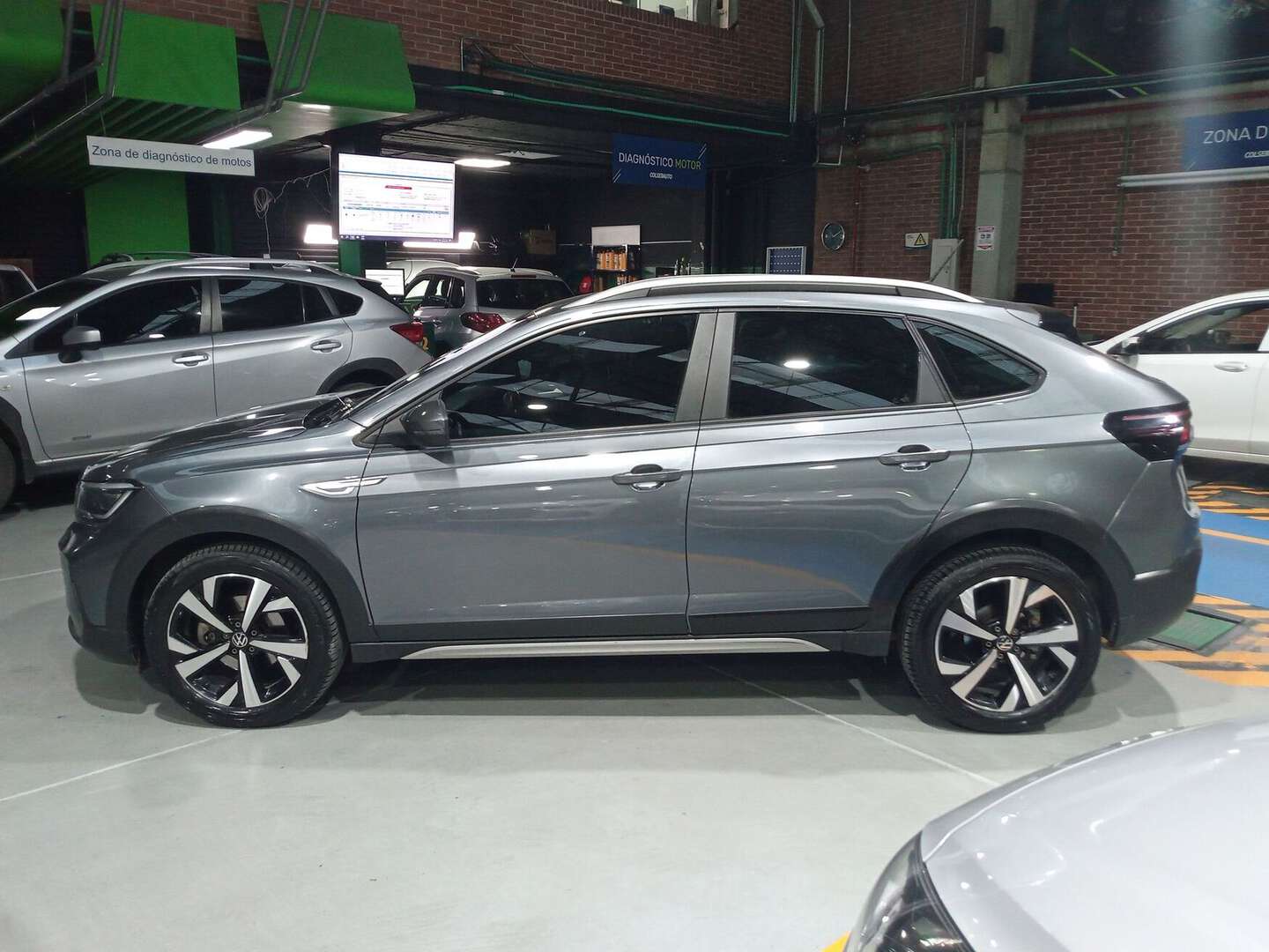 Volkswagen - Nivus - 2021