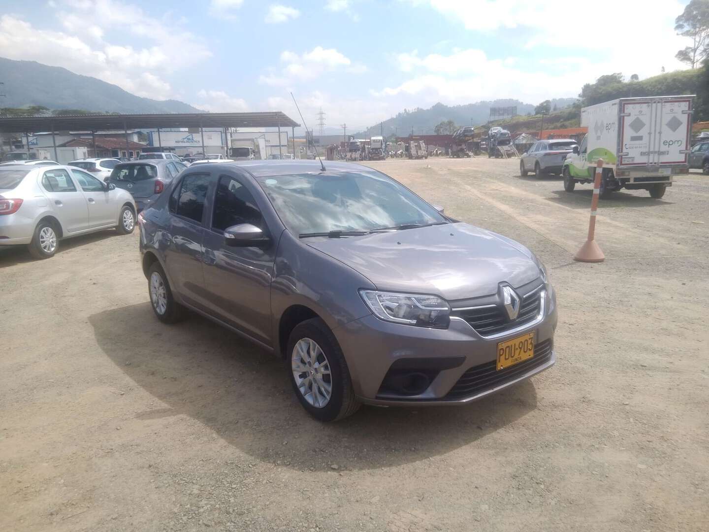 Renault - Logan - 2026