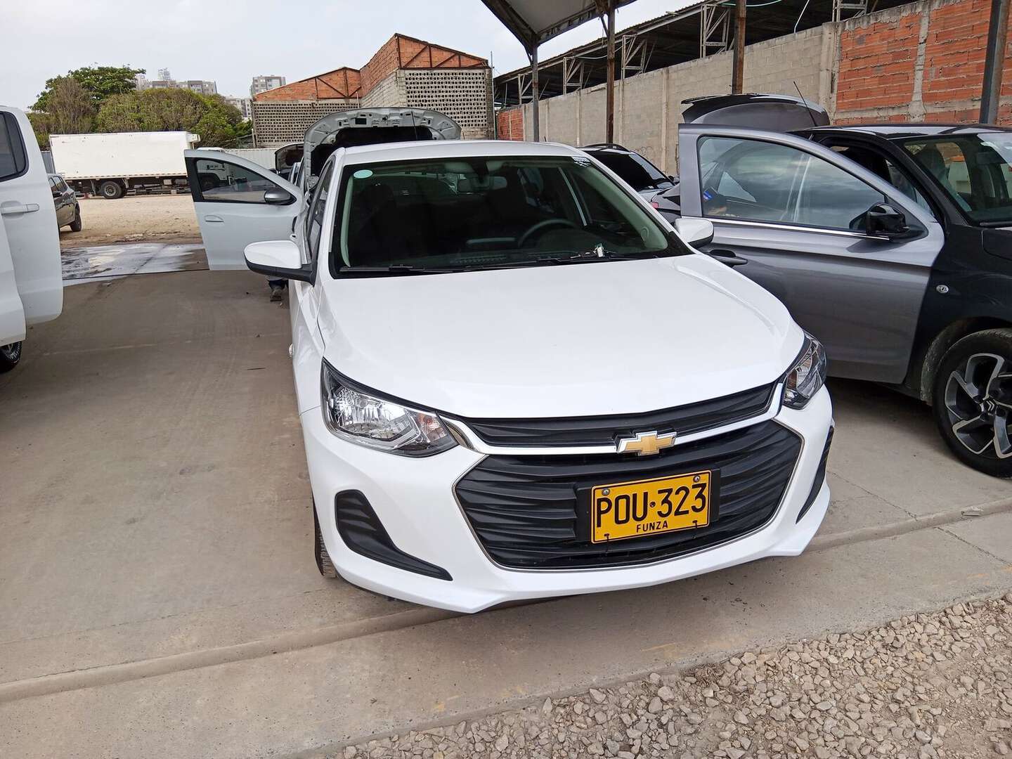 Chevrolet - Onix - 2025