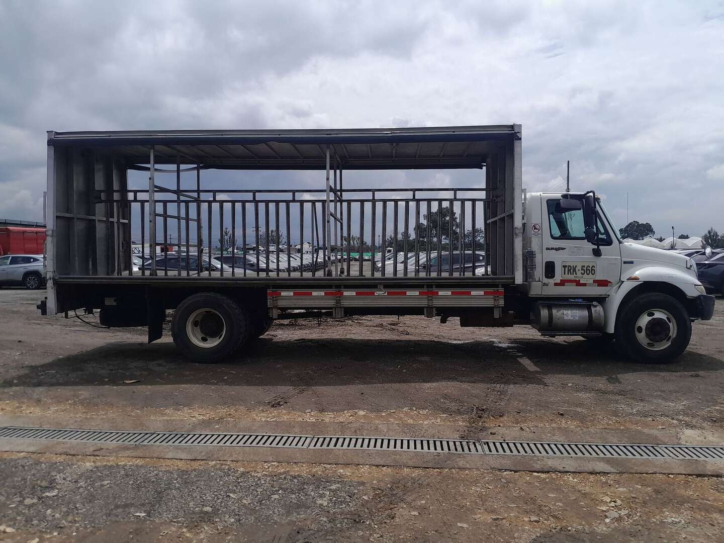 International - 4300 - 2013