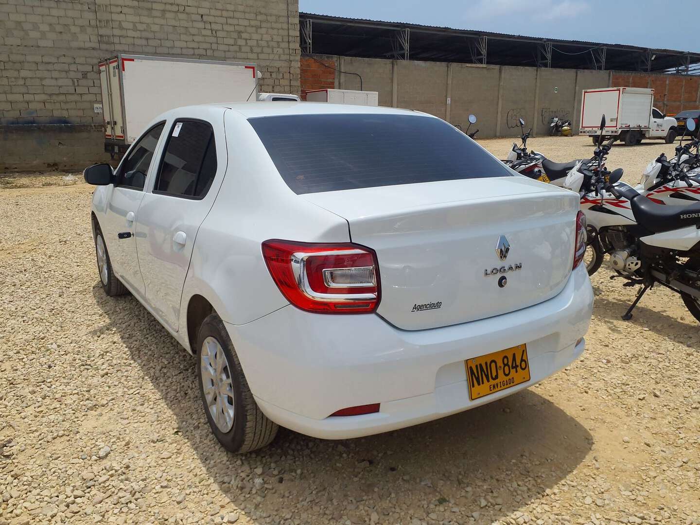Renault - Logan - 2024
