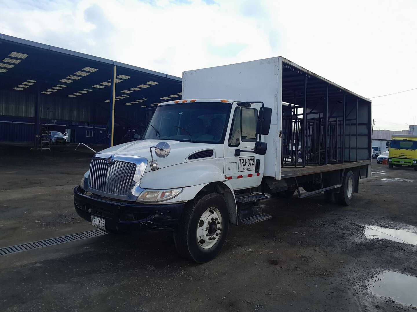 International - 4300 - 2012