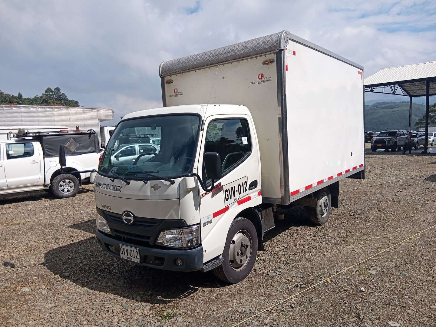 Hino - Dutro - 2020
