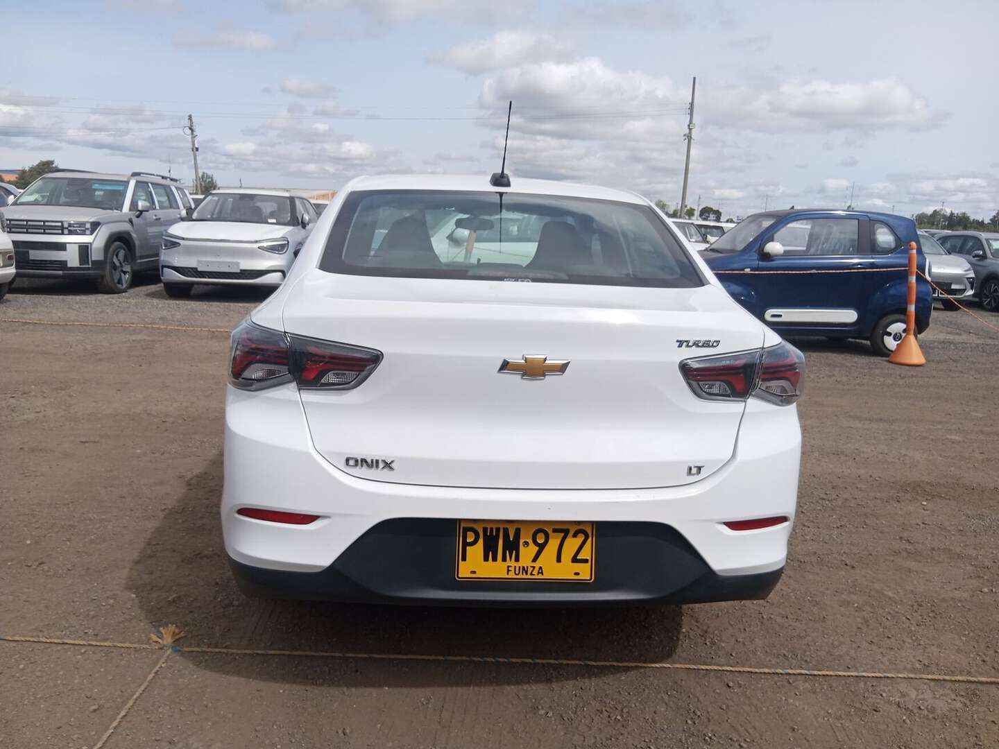 Chevrolet - Onix - 2026