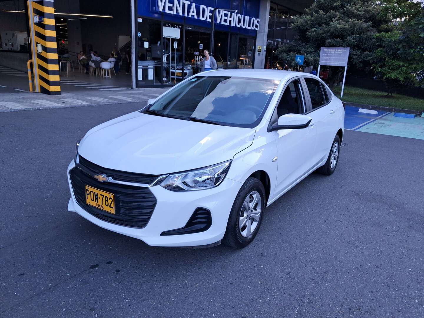 Chevrolet - Onix - 2025