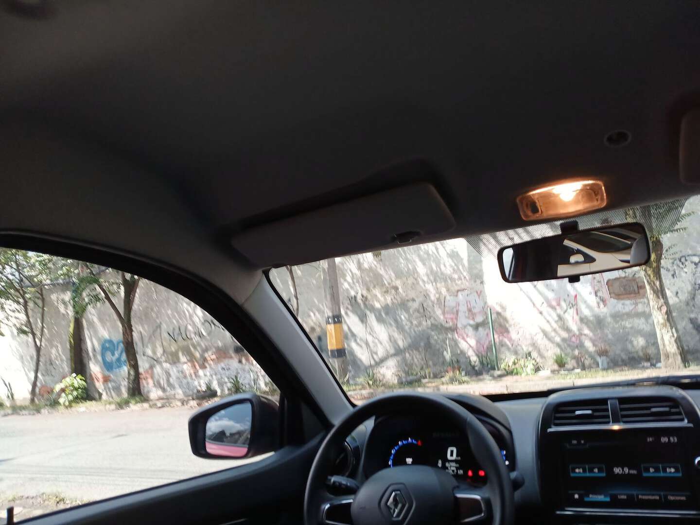 Renault - Kwid - 2025