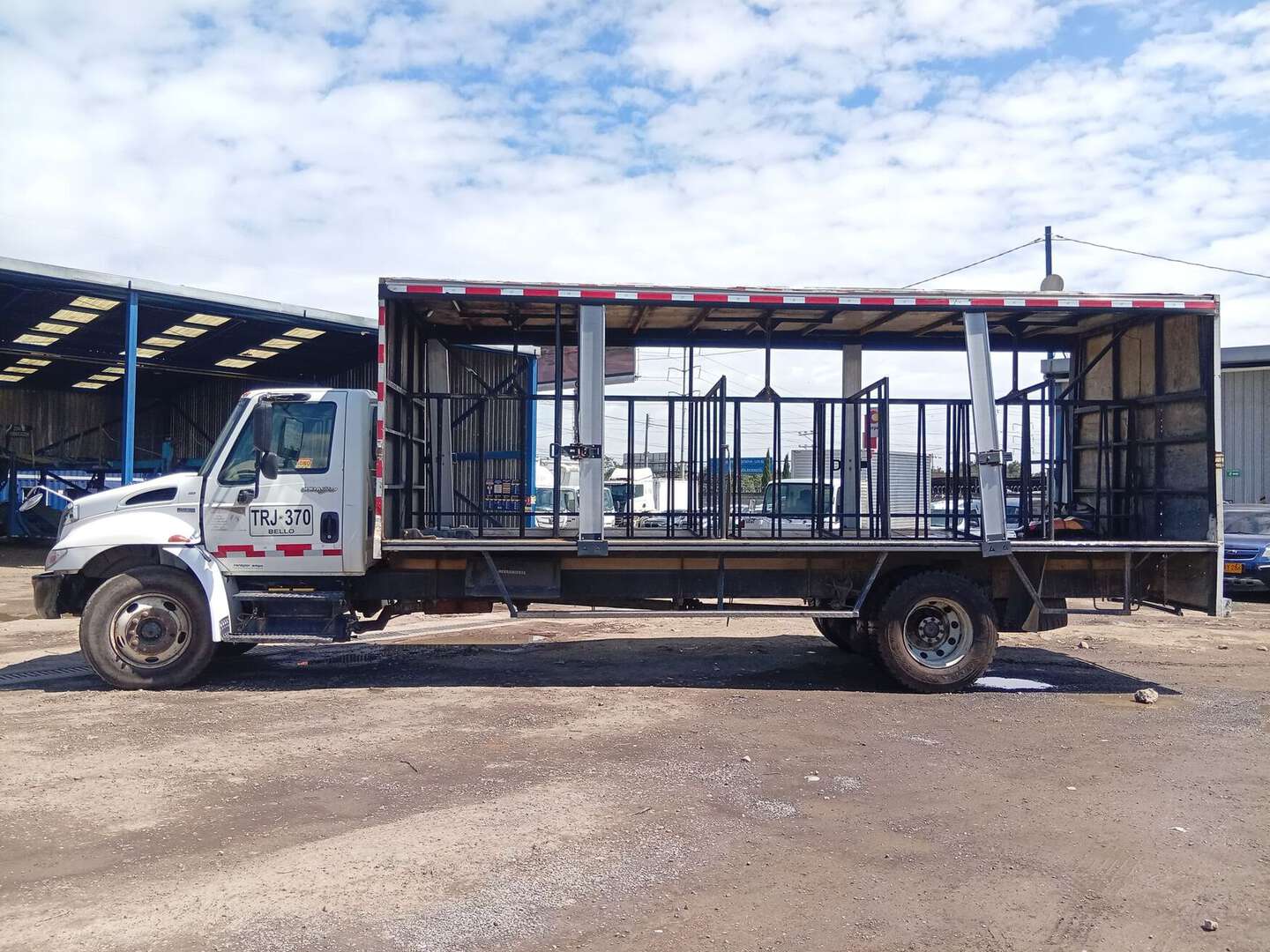 International - 4300 - 2012