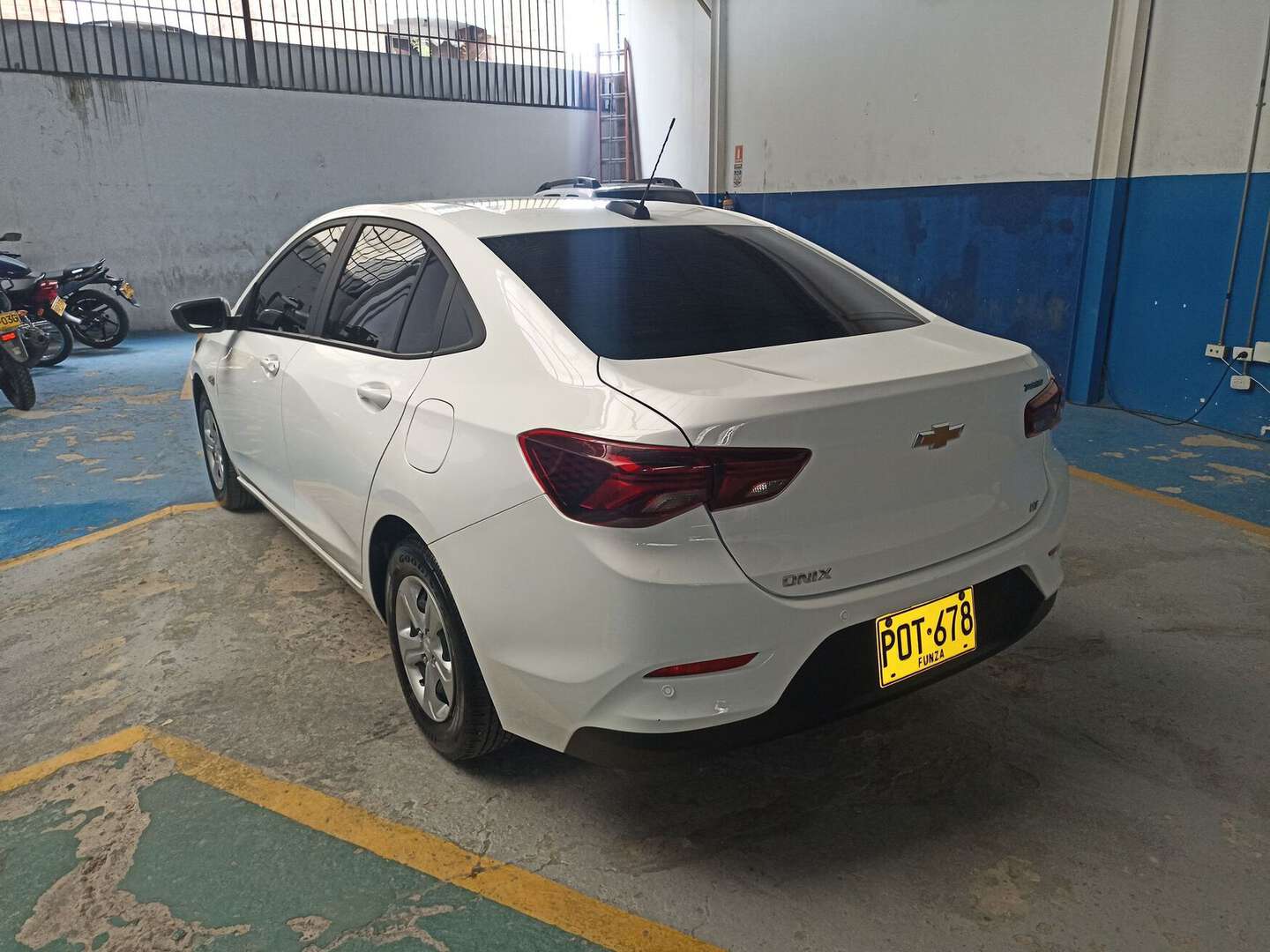 Chevrolet - Onix - 2025