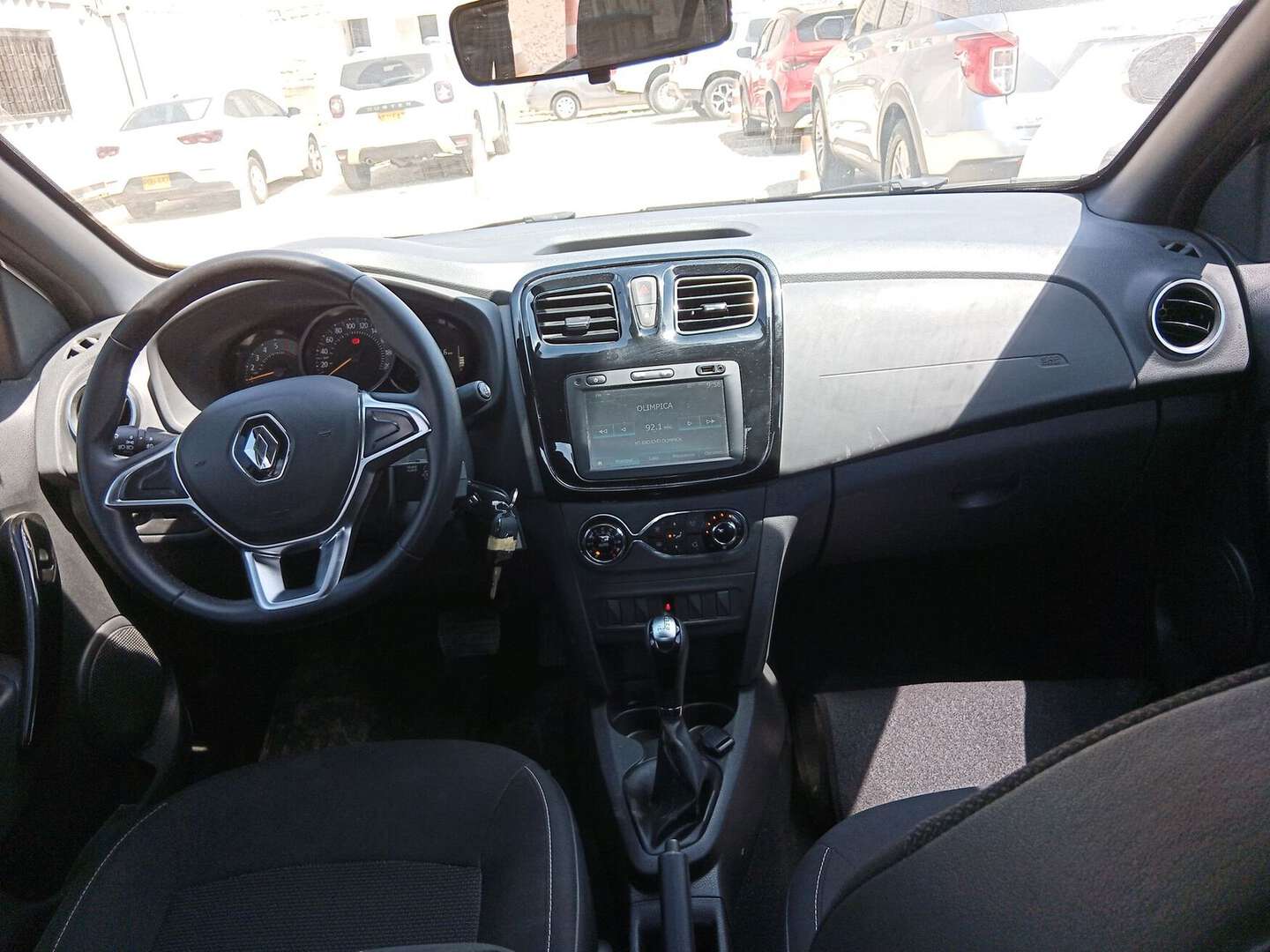 Renault - Logan - 2026