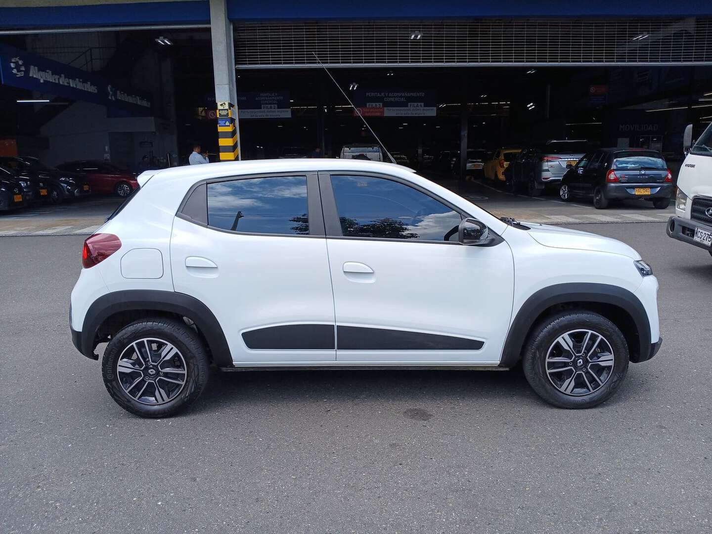 Renault - Kwid - 2025