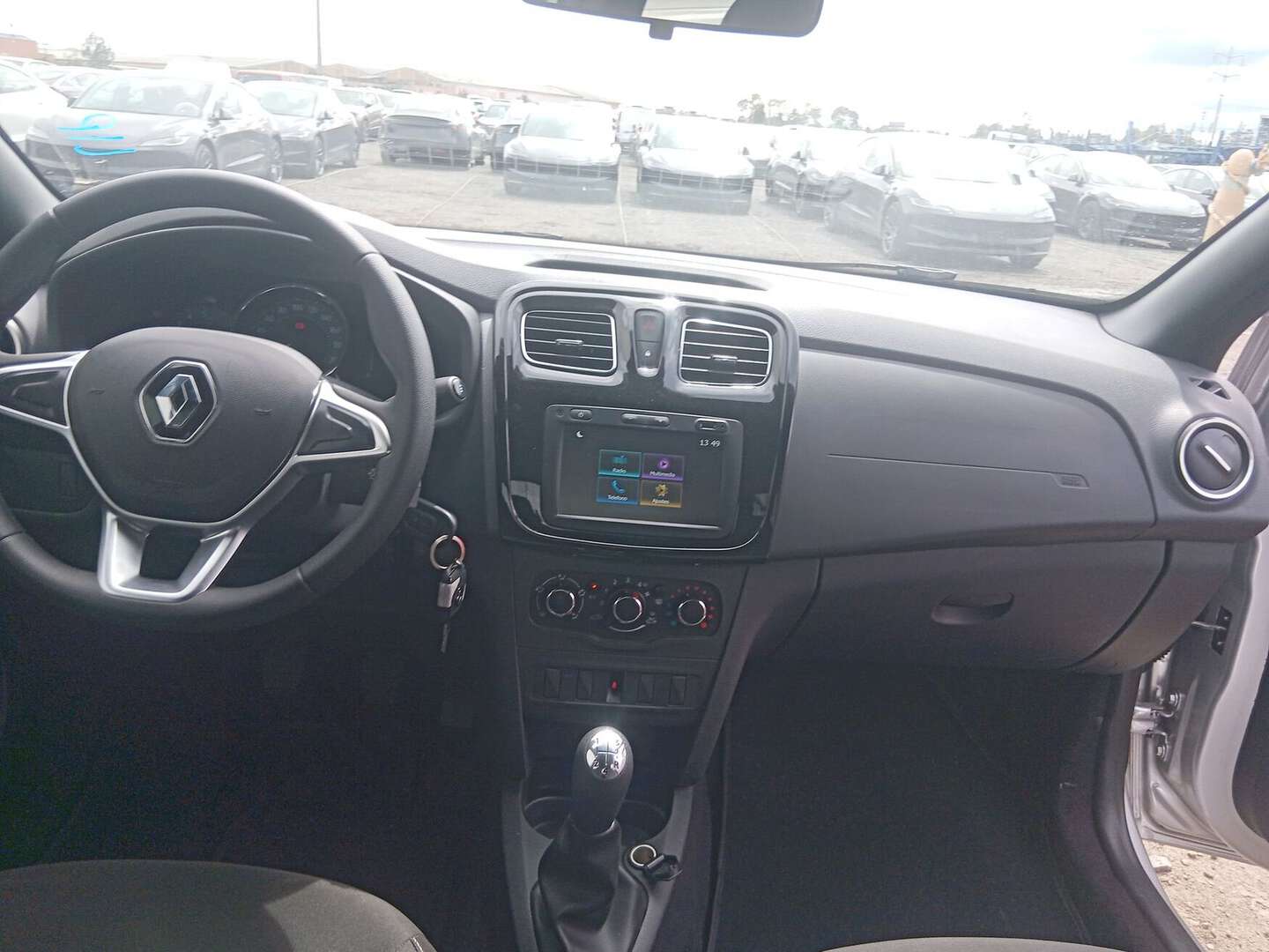 Renault - Logan - 2026