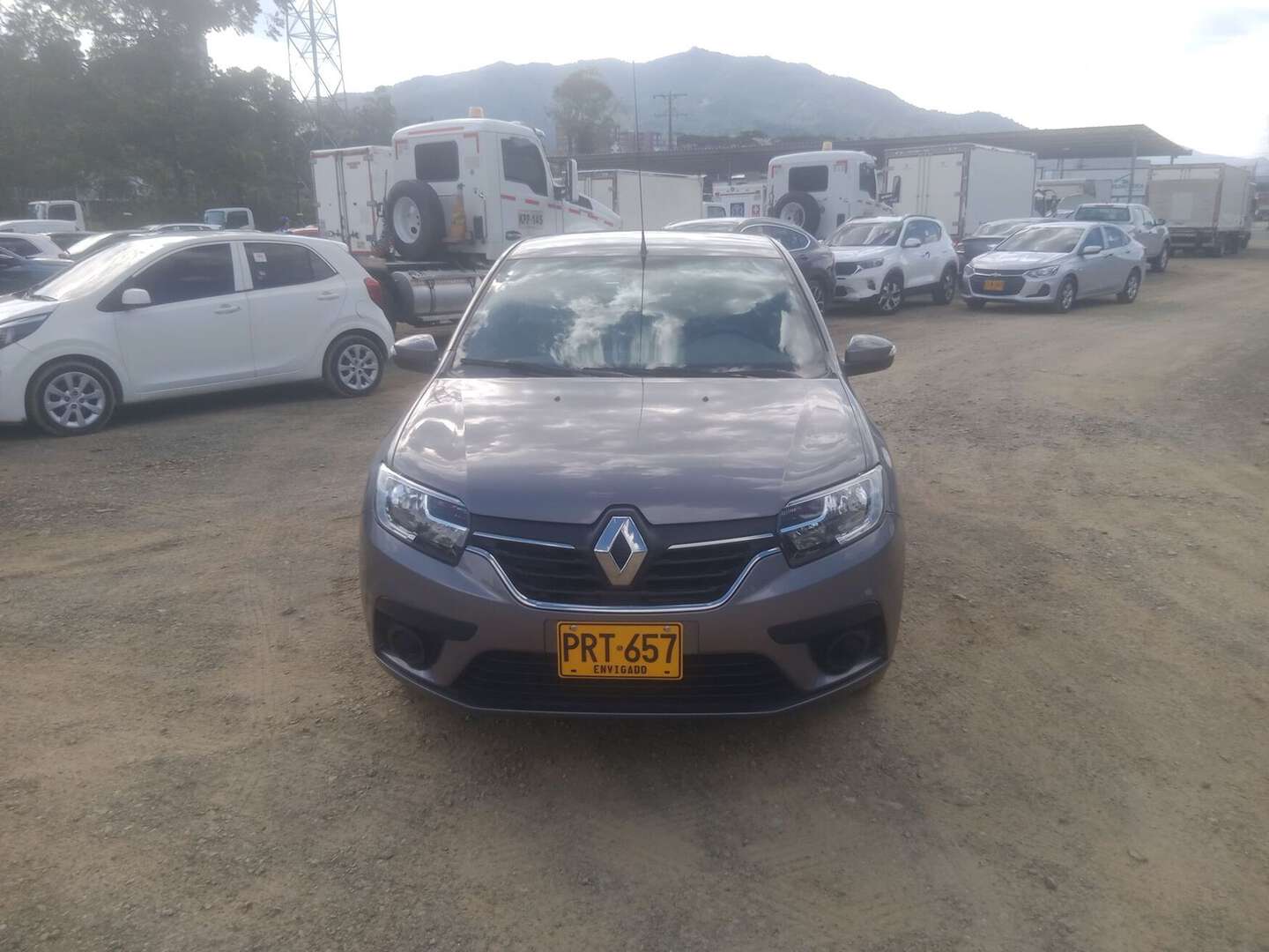 Renault - Logan - 2026