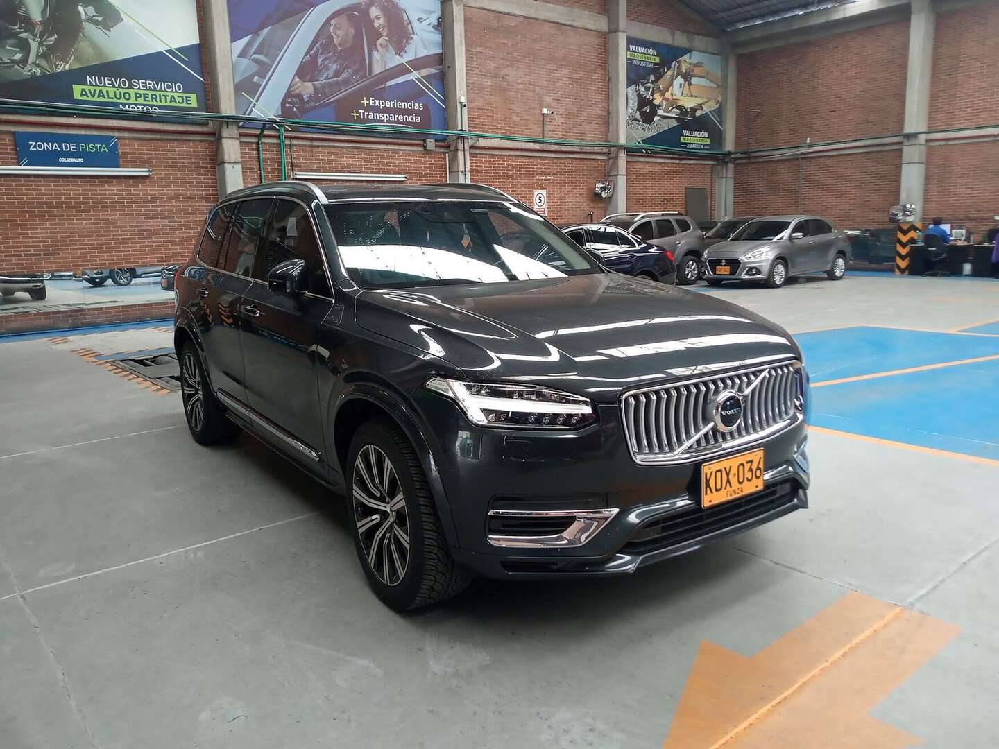 Volvo - XC90 - 2021
