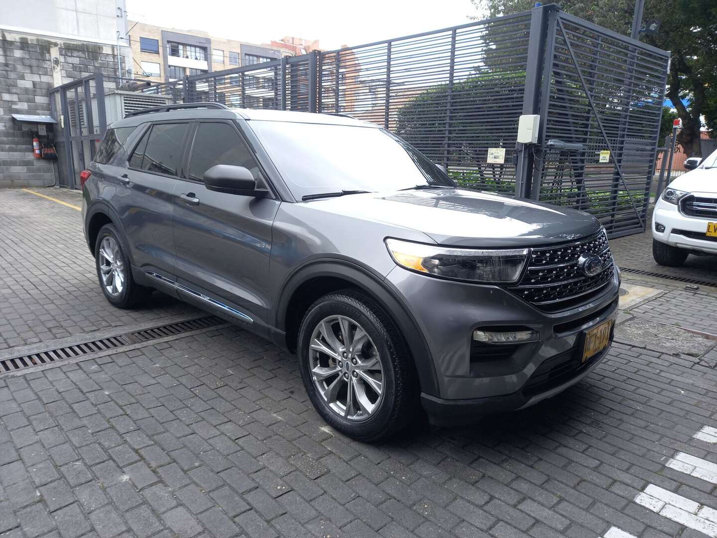 Ford - Explorer - 2023