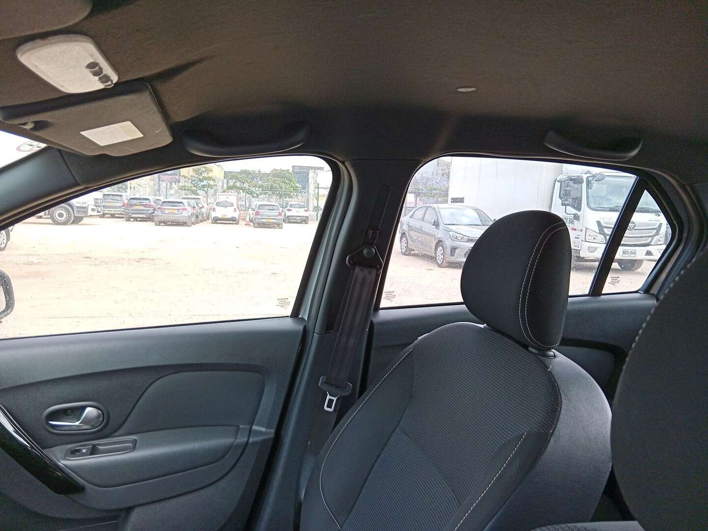 Renault - Logan - 2026