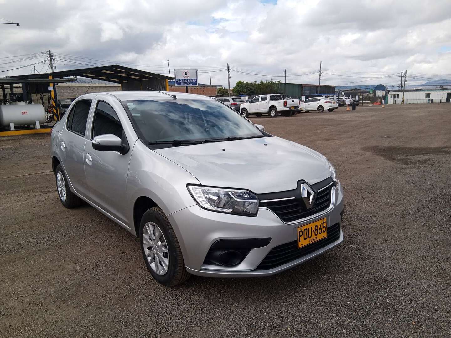 Renault - Logan - 2026
