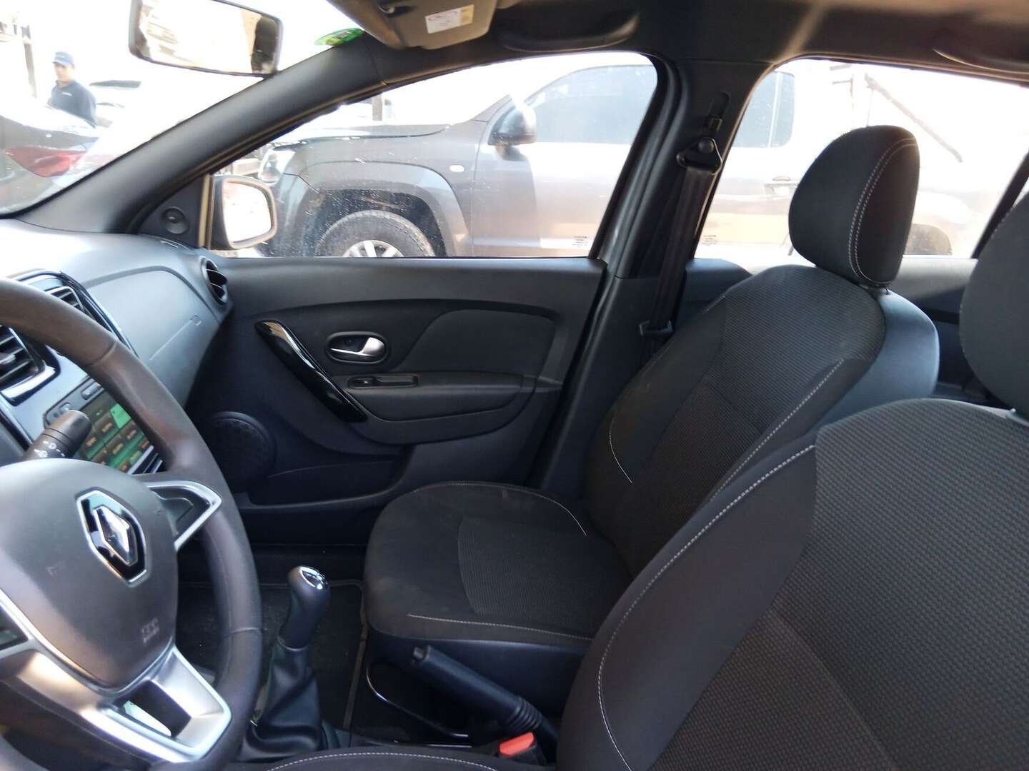 Renault - Logan - 2026