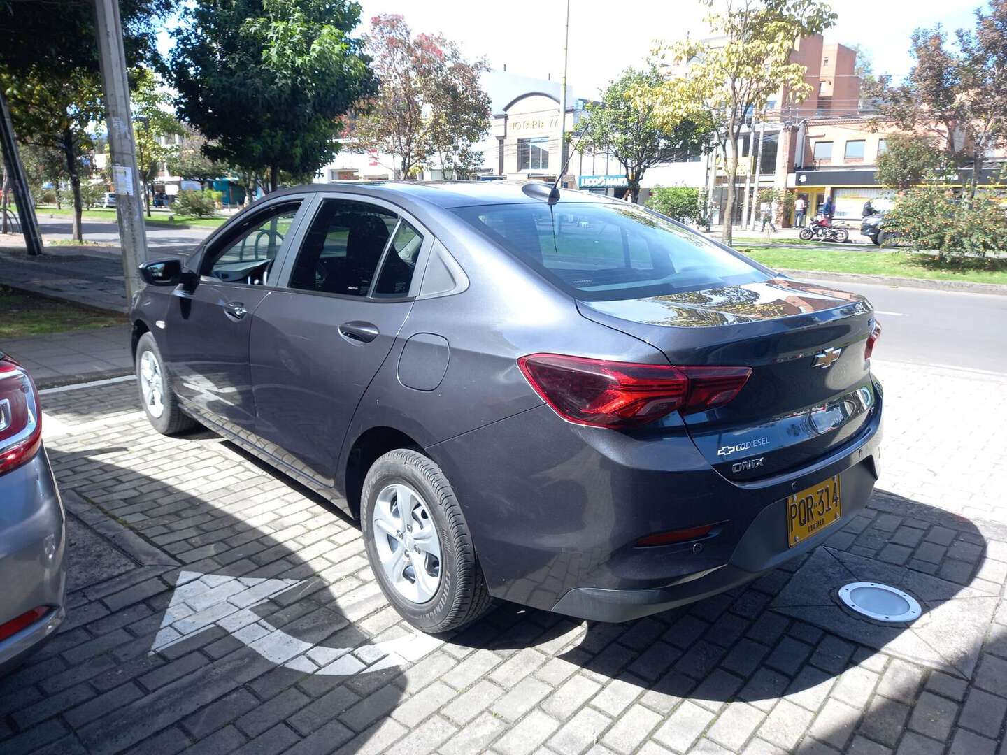 Chevrolet - Onix - 2025