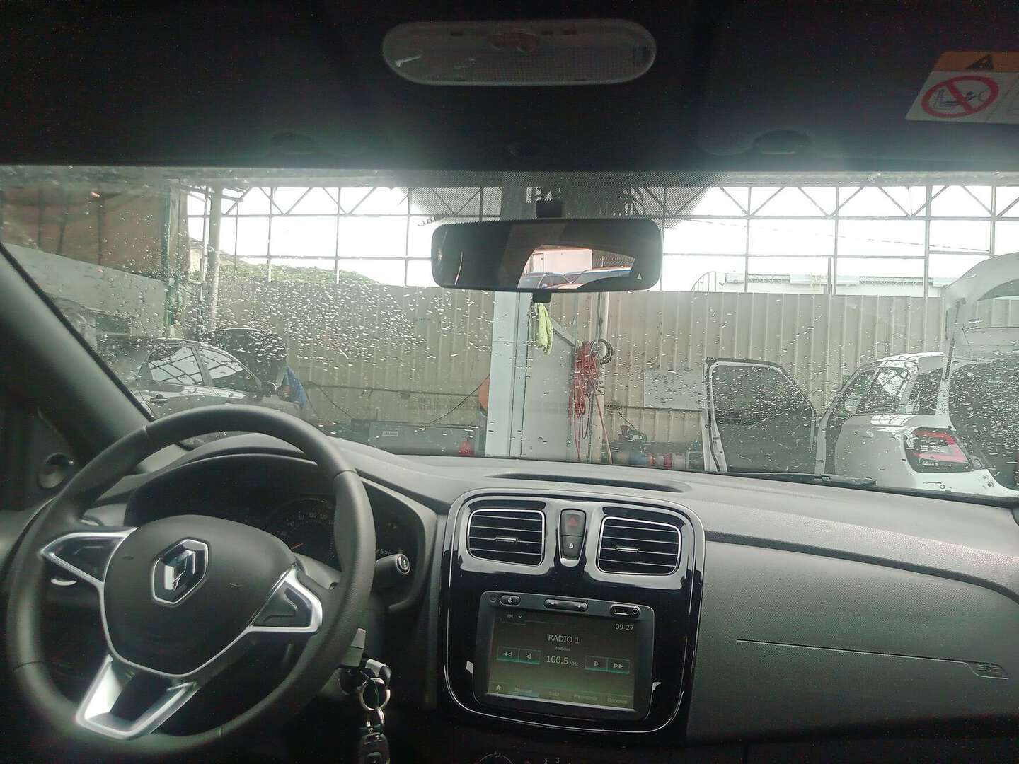 Renault - Logan - 2026