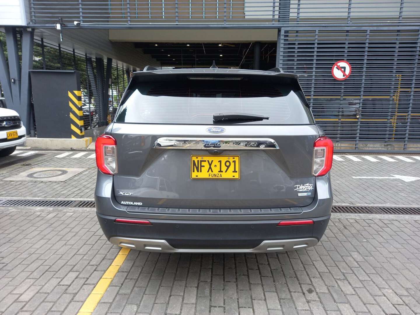 Ford - Explorer - 2023