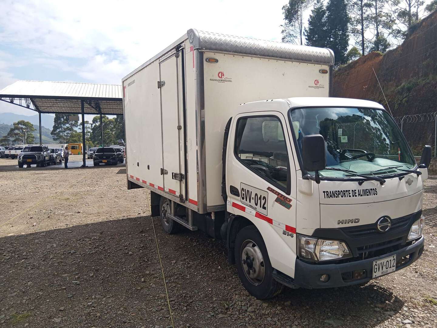 Hino - Dutro - 2020
