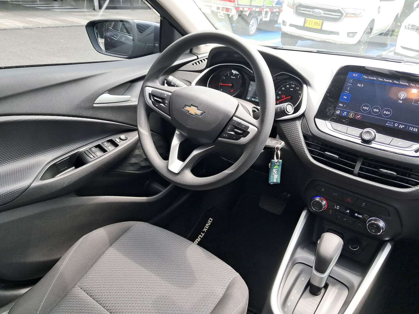 Chevrolet - Onix - 2025