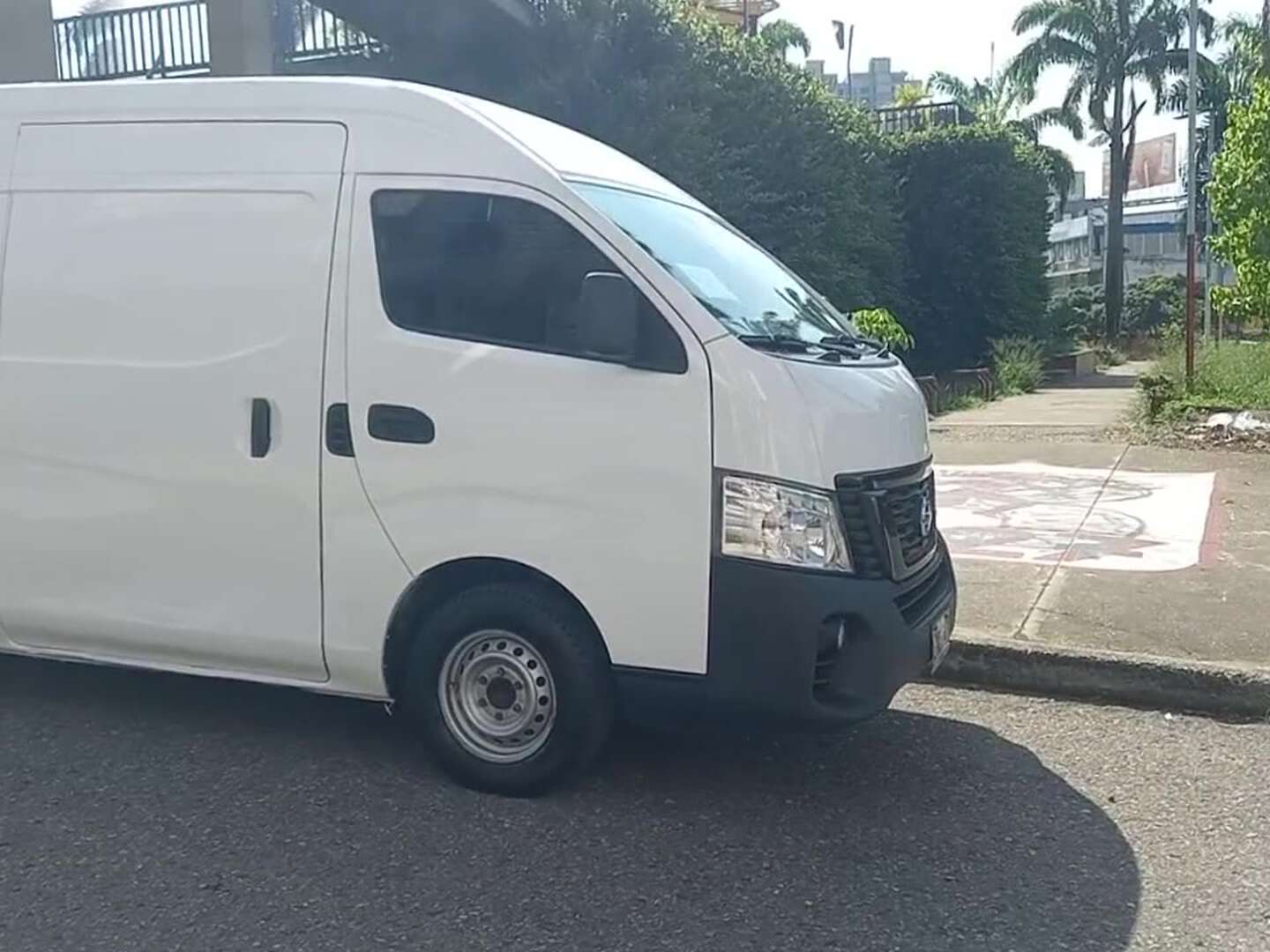 Nissan - Urvan - 2019