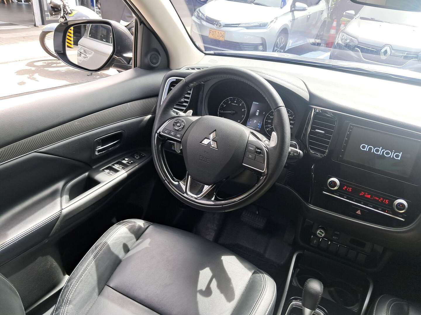 Mitsubishi - Outlander - 2024