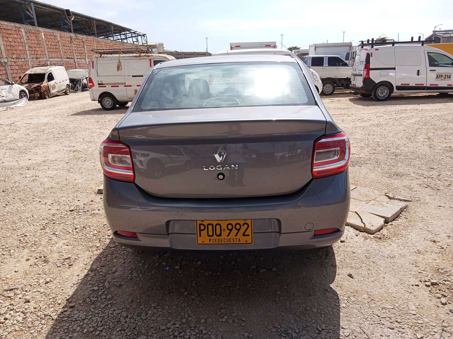Renault - Logan - 2025