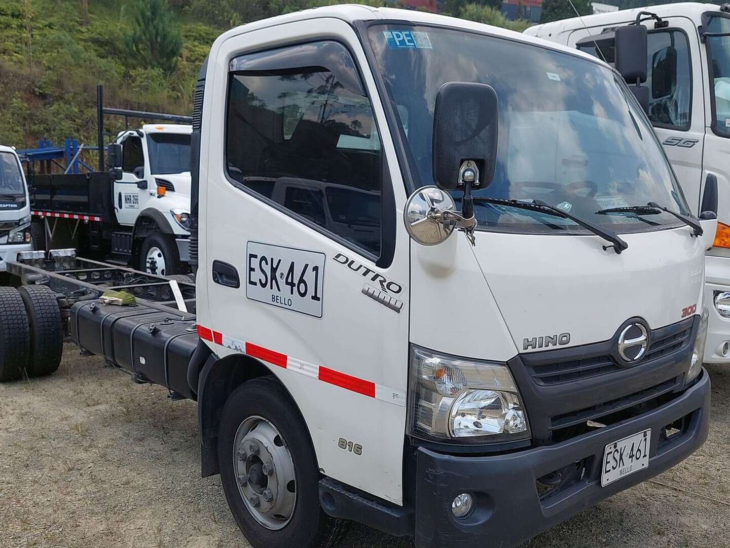 Hino - Dutro - 2017