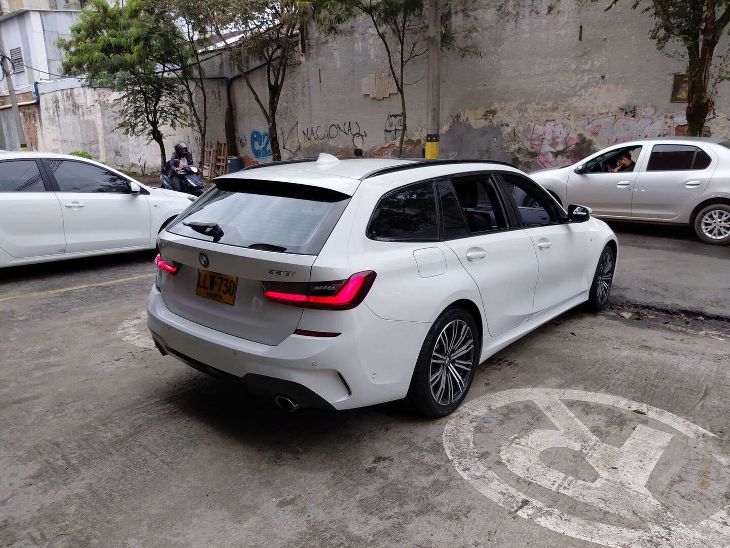 BMW - 330i - 2022