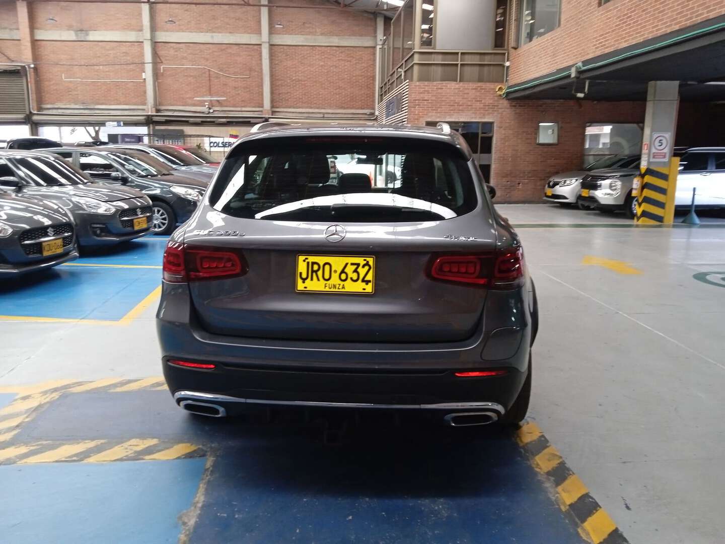 Mercedes Benz - GLC300E - 2022