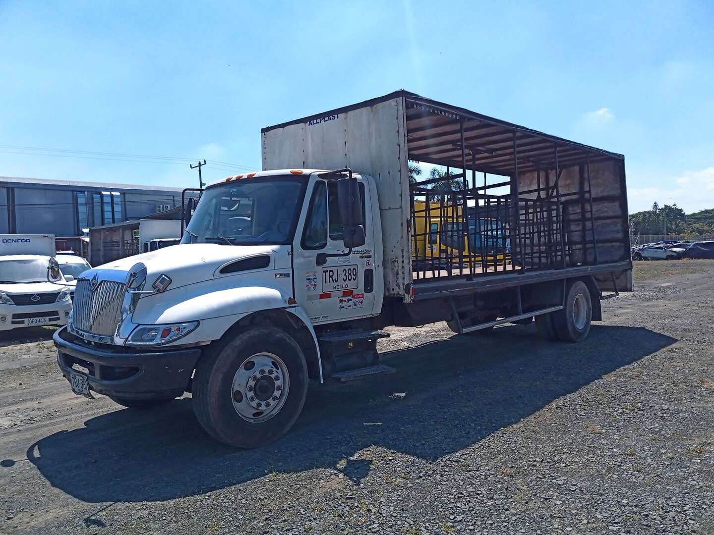 International - 4300 - 2012