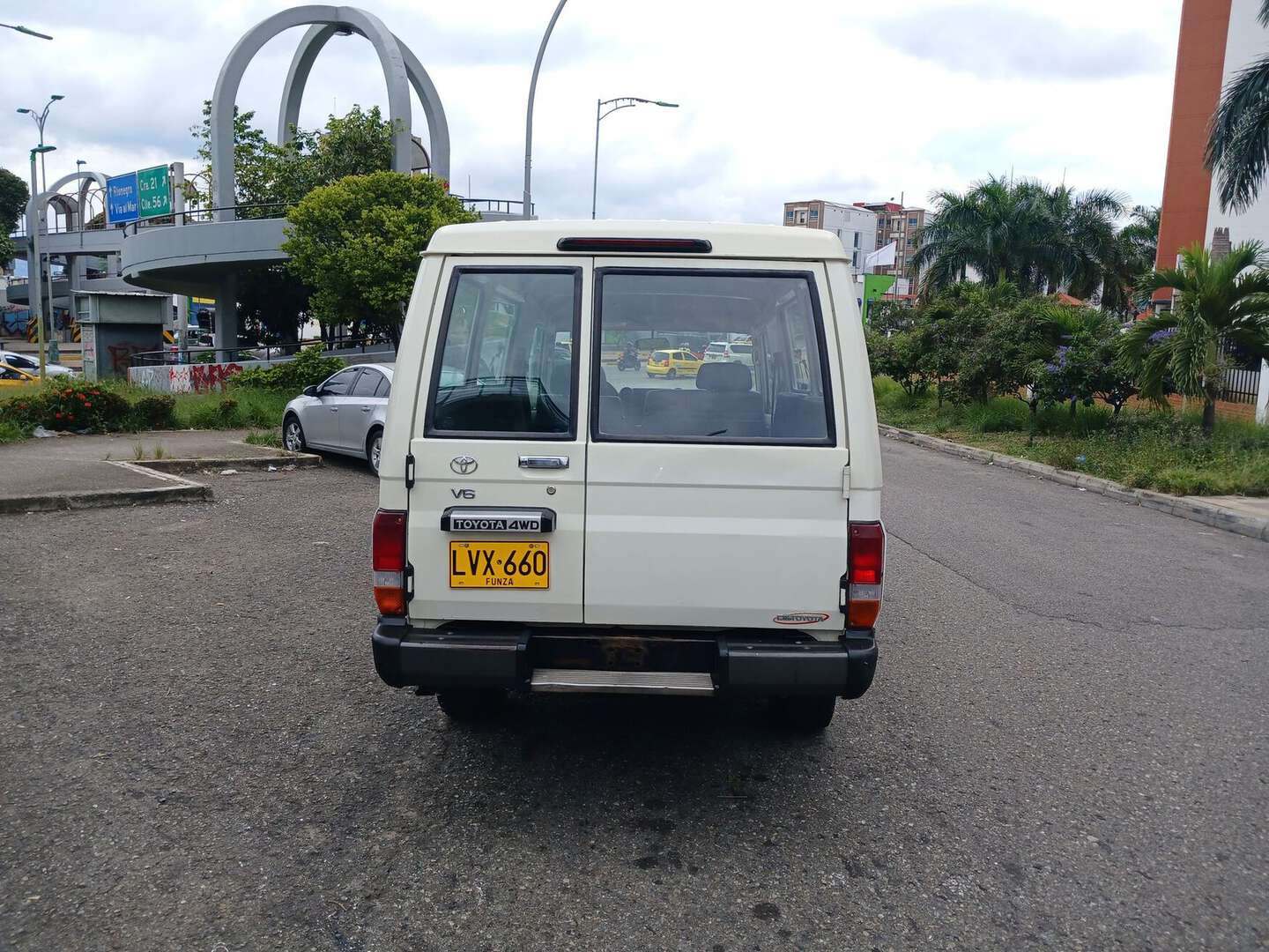 Toyota - LandCruiser 78 - 2023