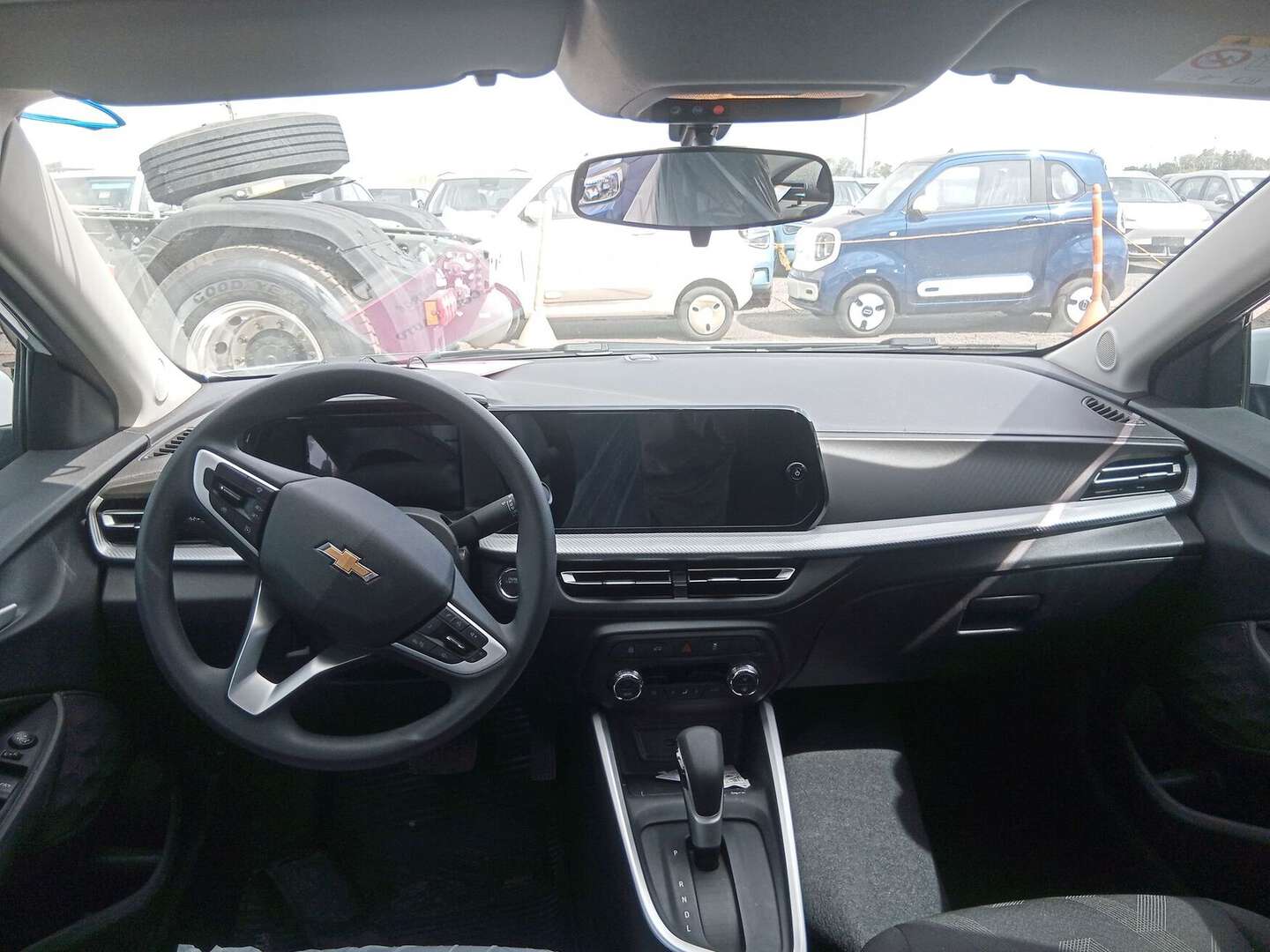 Chevrolet - Onix - 2026