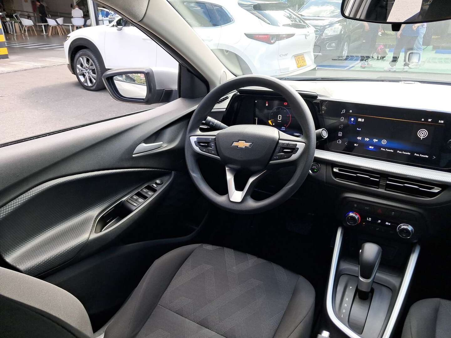 Chevrolet - Onix - 2026