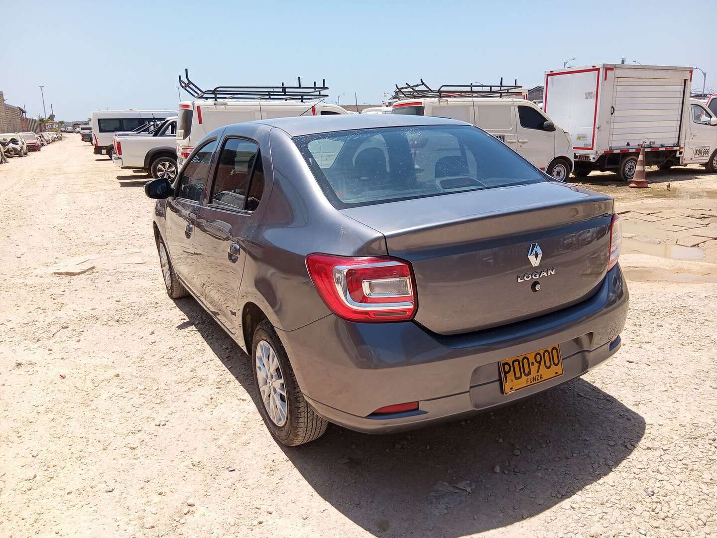 Renault - Logan - 2025
