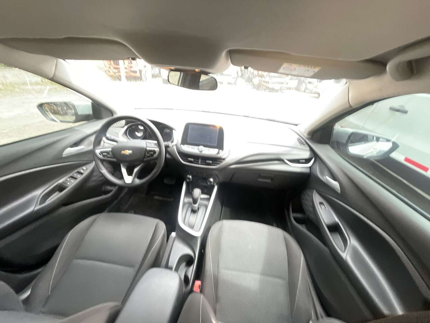 Chevrolet - Onix - 2023